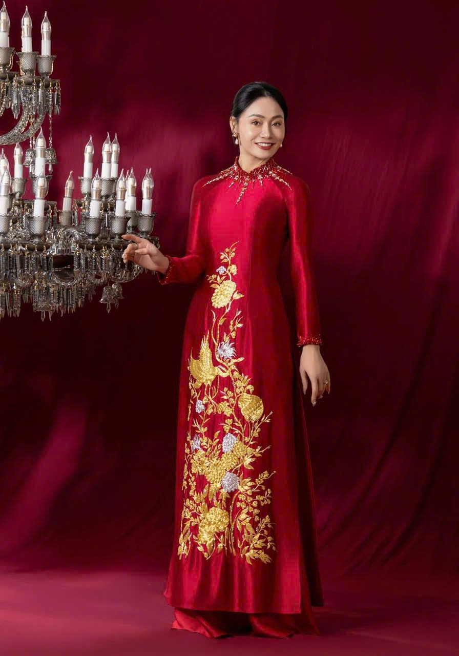 Áo Dài Bà Sui Lụa Cao Cấp Thêu Họa Tiết Sang Trọng