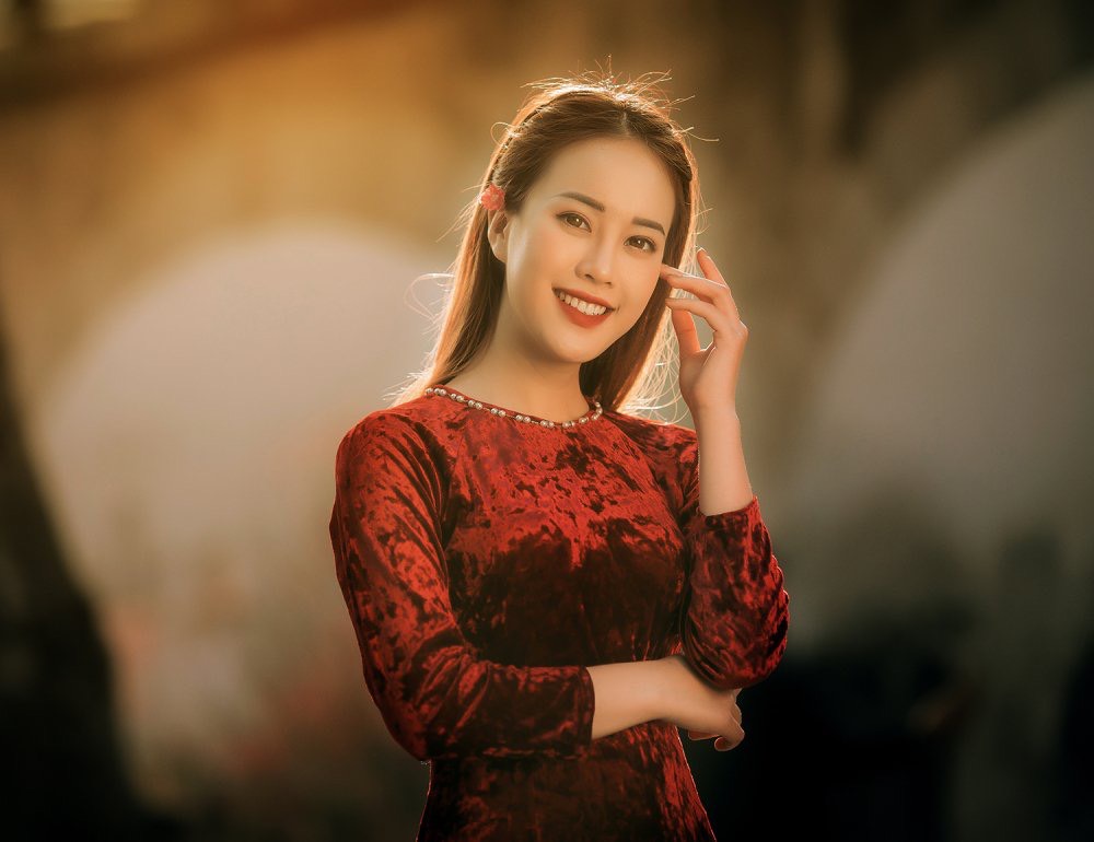 Áo Dài Truyền Thống Nhung Đỏ Cao Cấp Kết Hạt Viền Áo