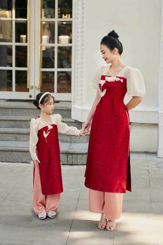 Áo Dài Cách Tân Mẹ Bé Gấm Đỏ Phối Tay Voan