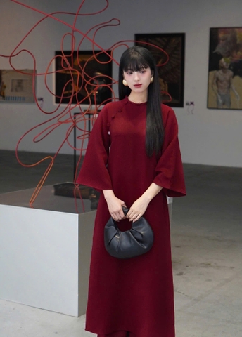 Áo Dài Cách Tân Lụa Đỏ Tay Loe