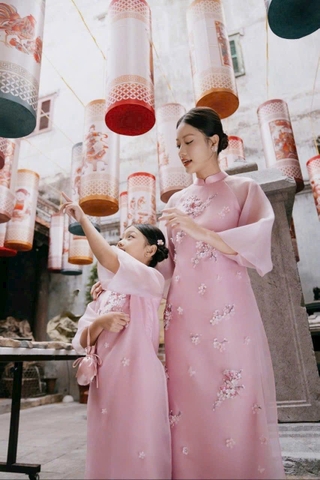 Áo Dài Mẹ Bé Voan Tơ Đính Hoa Rơi Xinh Xắn
