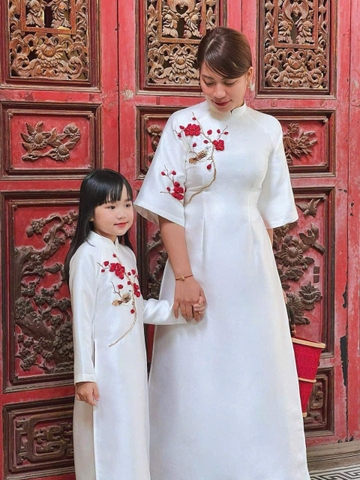 Áo Dài Mẹ Bé Tafta Đính Hoa Xinh Xắn