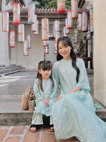 Áo Dài Mẹ Bé Gấm Hoa Xinh Xắn
