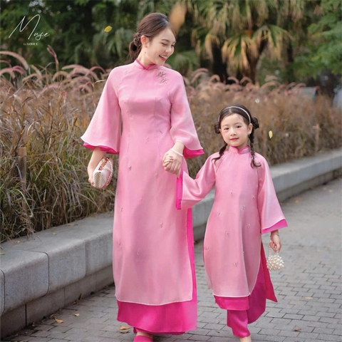 Áo Dài Mẹ Bé Lụa Thướt Tha Tay Loe