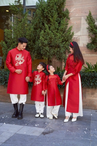 Áo Dài Cách Tân Gia Đình Thêu Rồng